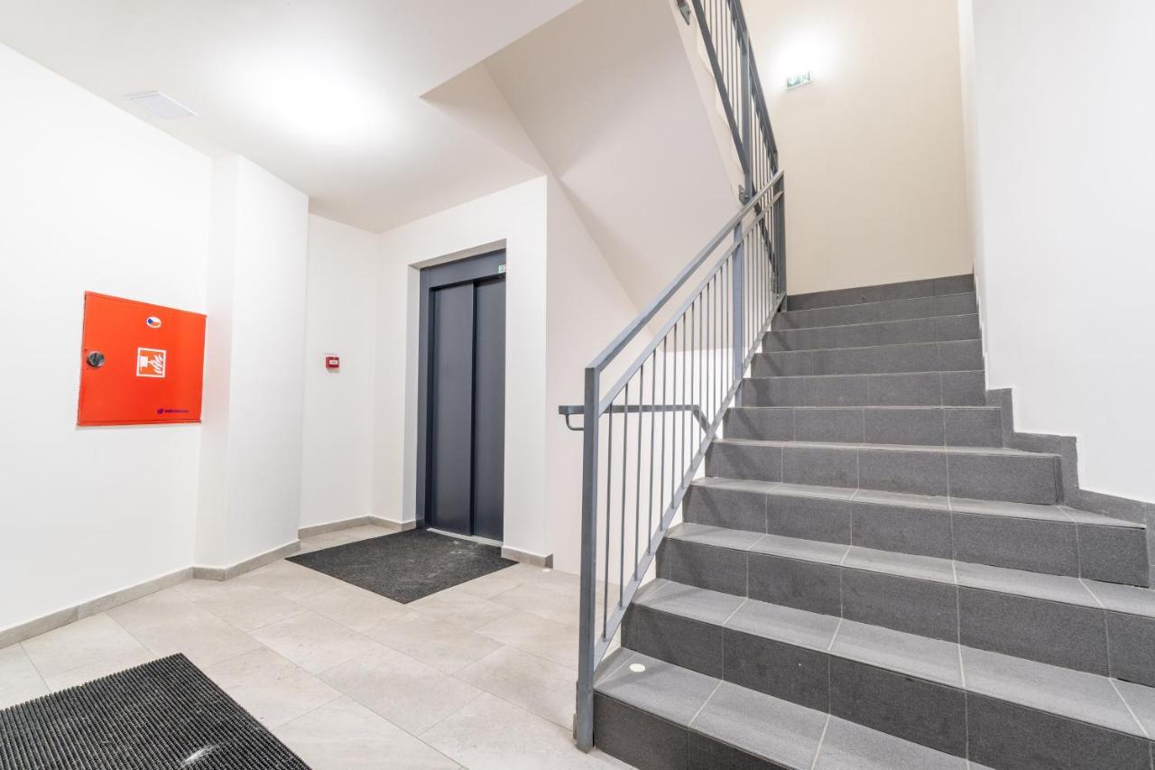 Brand New Studio Apartment # 42 In Brand New Building With Free Parking In The Center Praha Eksteriør bilde